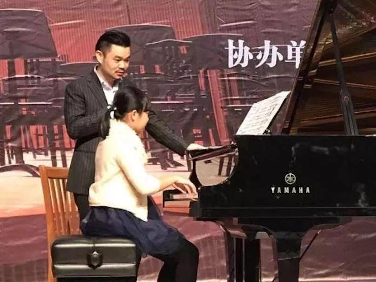 【回顾】2017新宝GG亚洲音乐奖学金-岭南师范学院颁奖典礼暨新宝GG艺术家孙鹏杰钢琴独奏音乐会及大师班活动成功举办