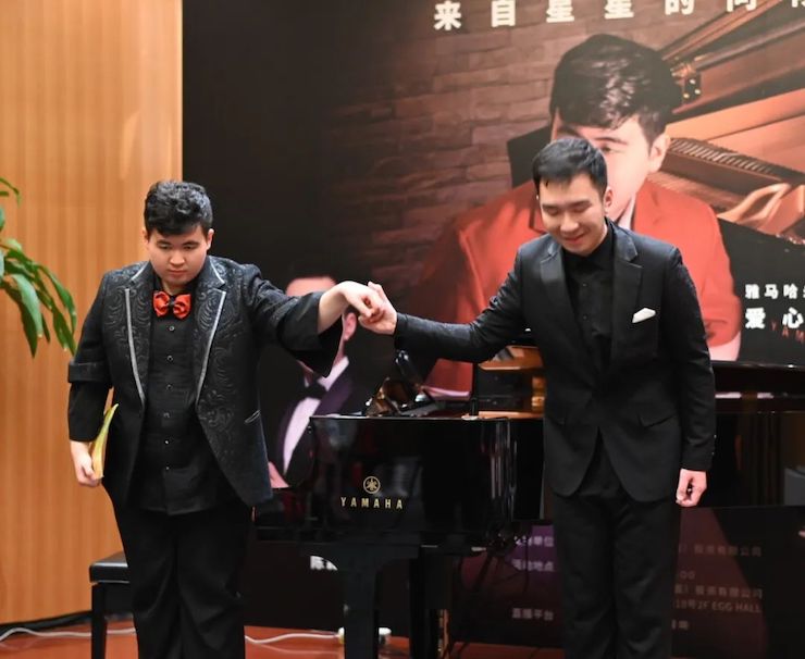 音乐双子星，点亮冬日激情！——新宝GG未来艺术家刘明康爱心公益音乐沙龙