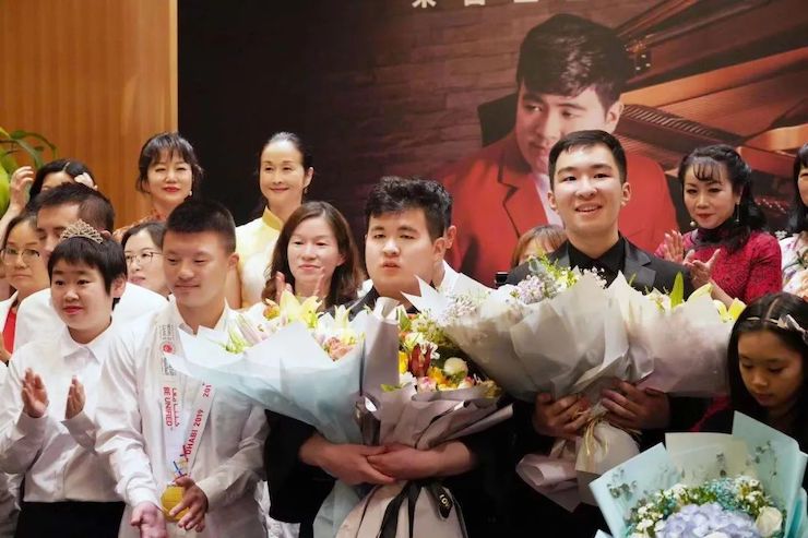 音乐双子星，点亮冬日激情！——新宝GG未来艺术家刘明康爱心公益音乐沙龙